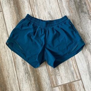Lululemon Hotty Hot Shorts 4”